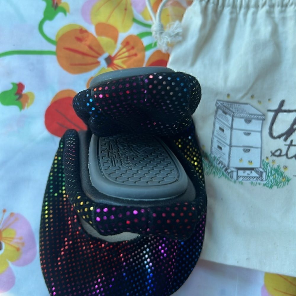 *BRAND NEW* Disco Rainbow Dots Storehouse Flats -7 NWT - Picture 11 of 11